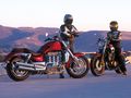 2053cc Triumph Rocket III иYamaha 1200cc V-Max V-4  2005 года.